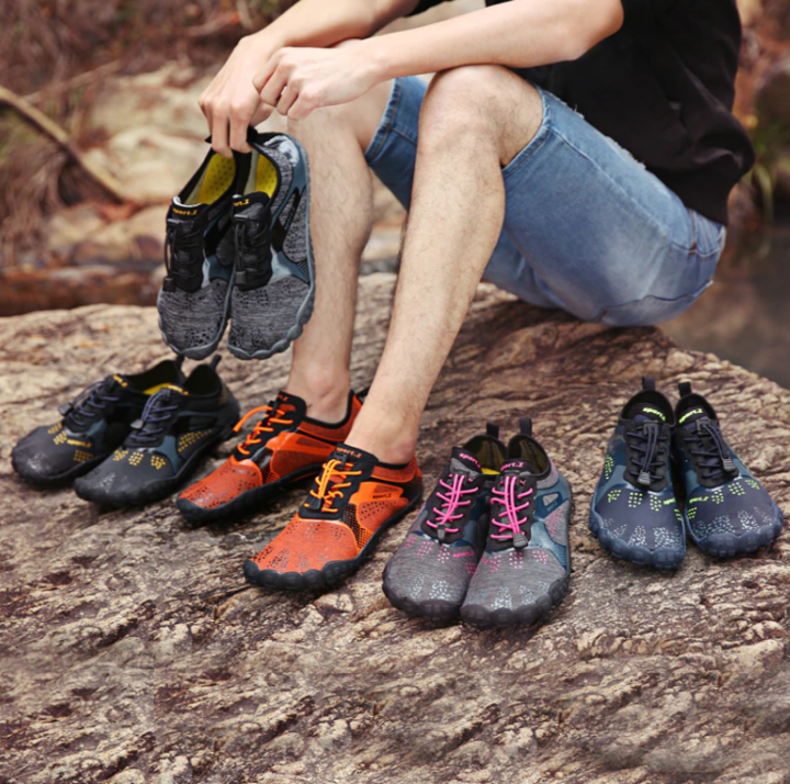 Outdoor hiking shoes